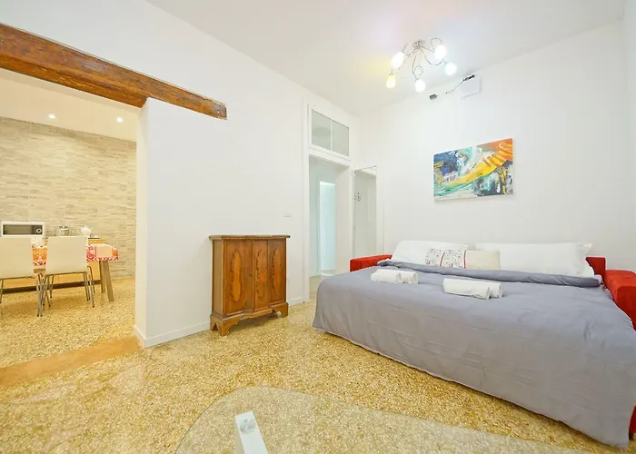 Апартаменты Dolcevita N 373 Венеция